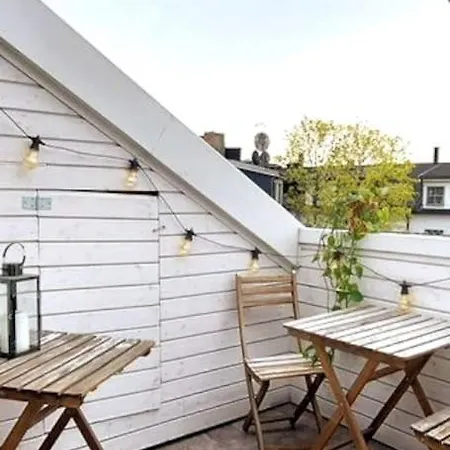 Oslo, Flott Solrik Toppleilighet Med Terrasse شقة أوسلو