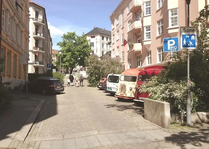 Oslo, Flott Solrik Toppleilighet Med Terrasse Oslo